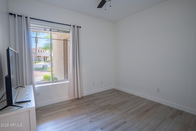 Building Photo - 11000 N 77th Pl