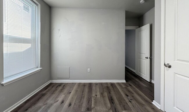 Building Photo - 5820 Belmar St