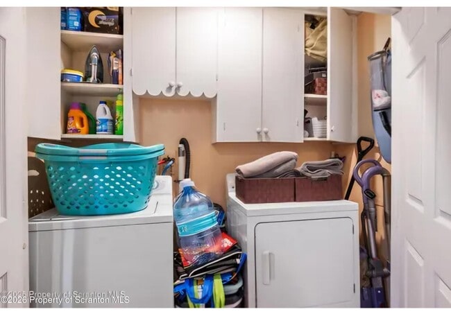 Building Photo - 215 Bellman St