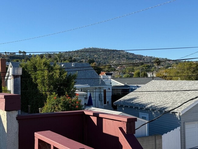 Building Photo - San Pedro 4 bedroom, 3 Bath Home with yard and Deck! Available NOW!