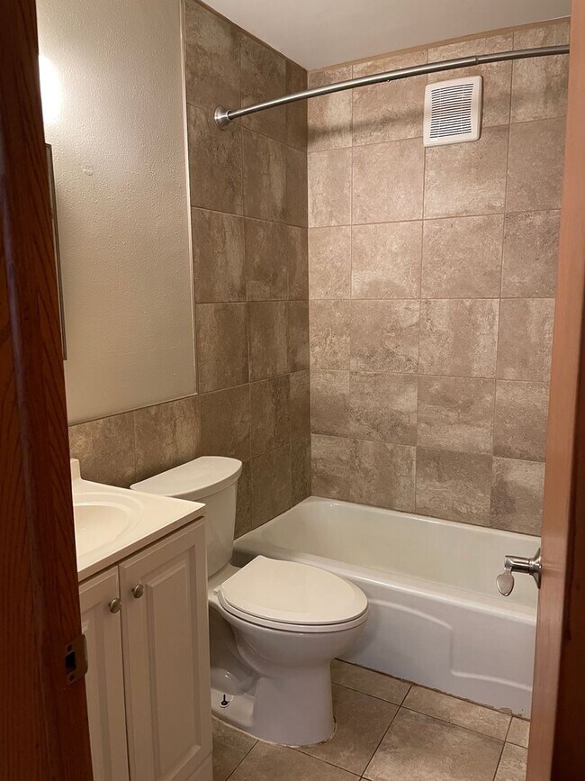 Building Photo - One Bedroom