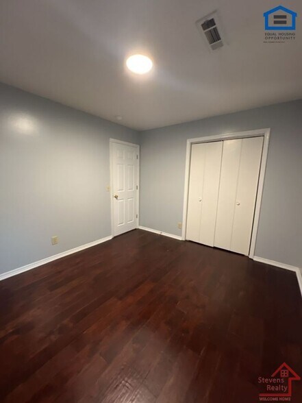 Building Photo - 1155 Carol Ln