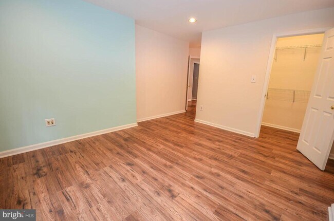 Building Photo - 8860 Ashgrove House Ln