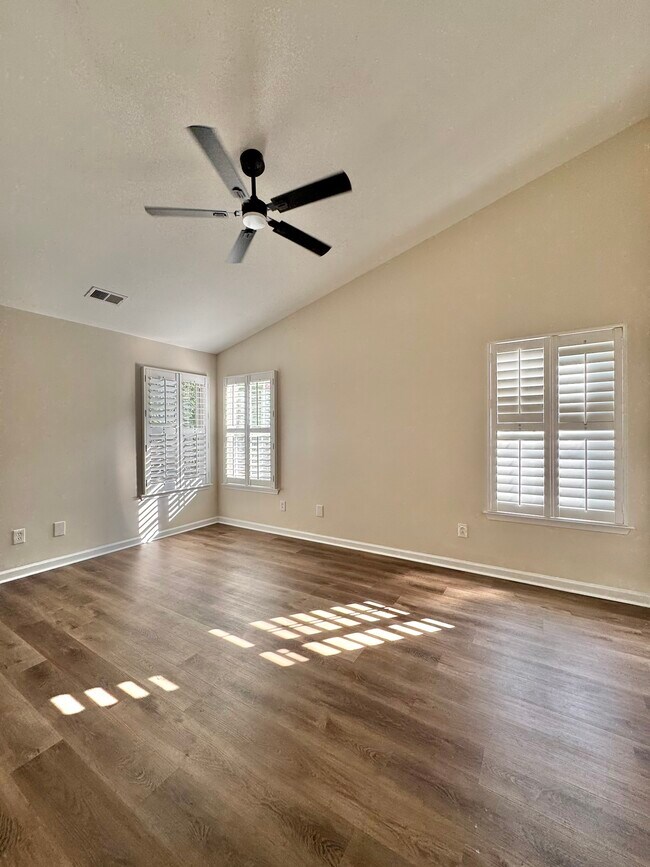 Building Photo - Tayser Rental