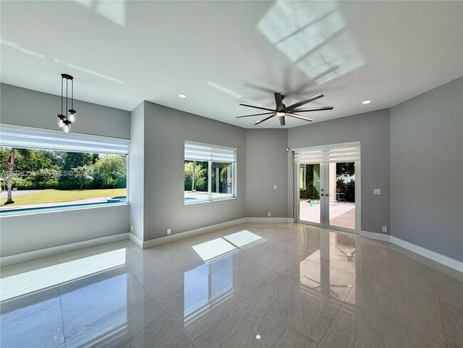 Building Photo - 5600 SW 199th Ave