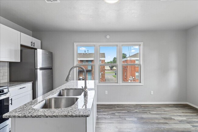 Building Photo - 4610 N Classen Blvd