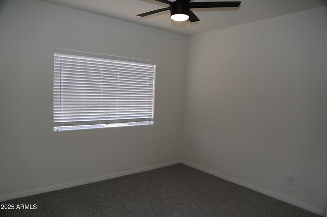 Building Photo - 8895 E Wood Dr