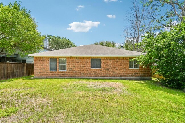 Building Photo - 121 Orion Cove