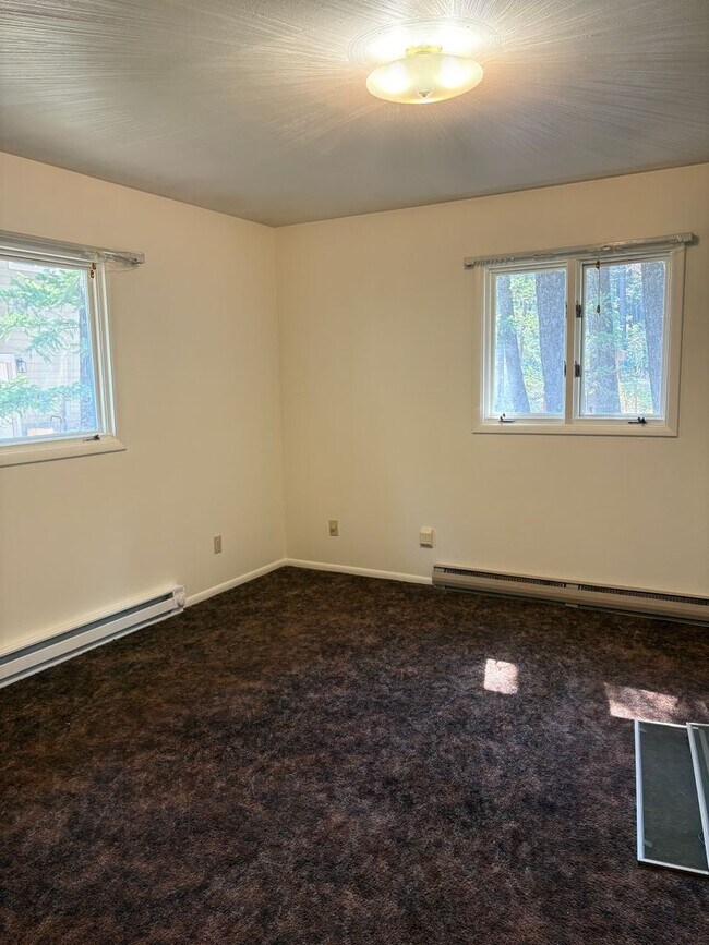 Building Photo - 3029 River Bend Dr