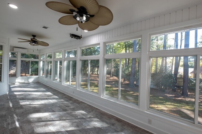 Building Photo - 3510 Gardenview Way