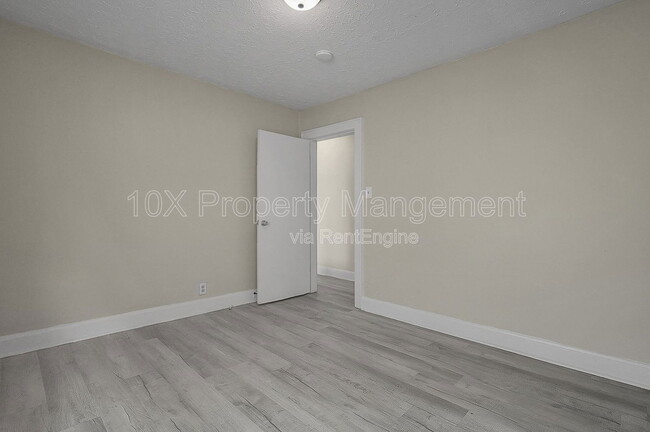 Building Photo - 1083 E 17th Ave