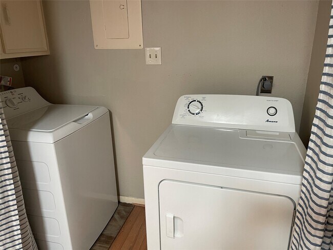 Building Photo - 1511 22nd St