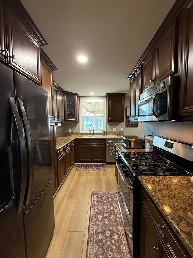 Building Photo - First time rental! 3 bed, 2 bath single story home