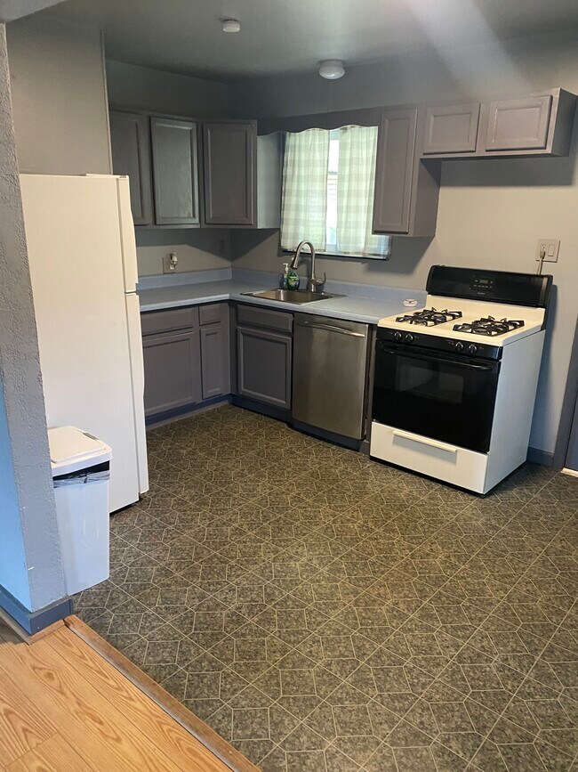 Building Photo - 308 Owens Ave