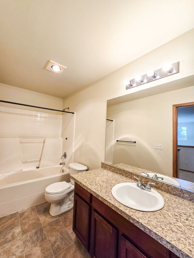 Building Photo - Lake Stevens 4-bed