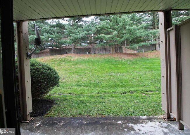 Building Photo - 8502 Barrington Ct