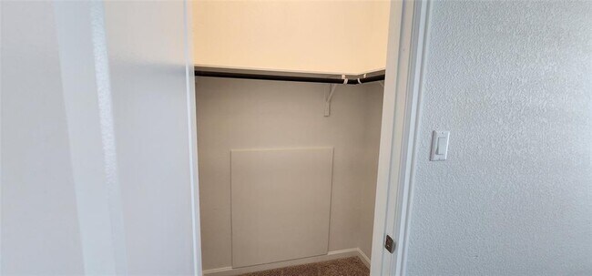 Building Photo - 336 Banyon Dr