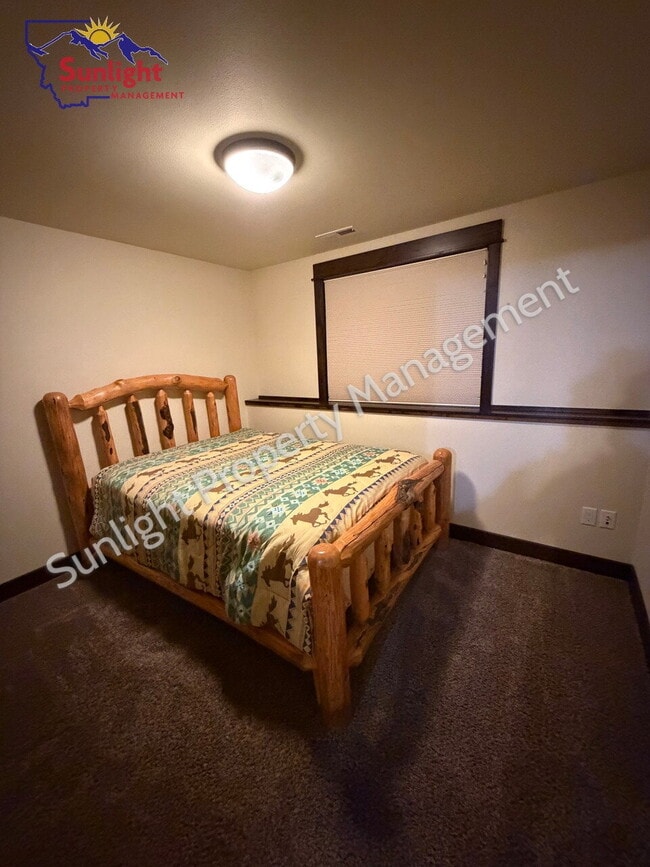 Building Photo - Spacious Country Home with 5 Bedrooms, Movie Room & Stunning Open-Land Views