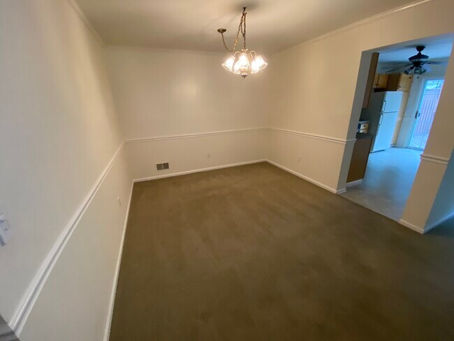 Dining Room - 402 Green Mountain Rd
