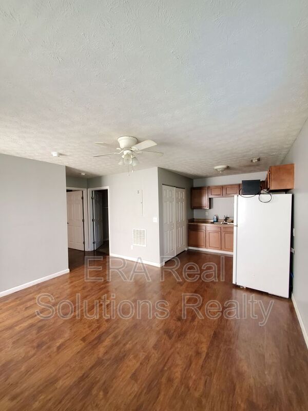 Building Photo - 528 Frebis Ave