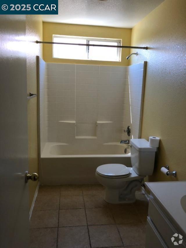 Building Photo - 125 Asusena Dr