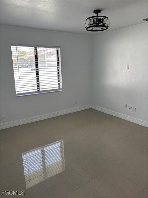 Building Photo - 321 Greenwood Ave