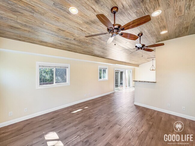 Building Photo - Newly remodeled 4bed/2bath home w/upgrades!