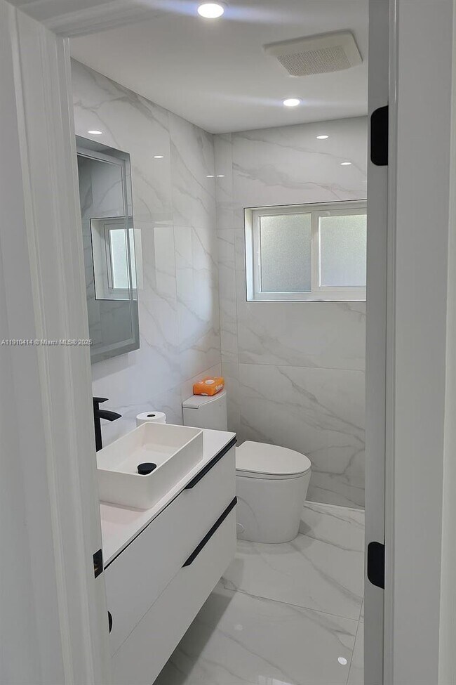 Building Photo - 9313 NW 24th Pl