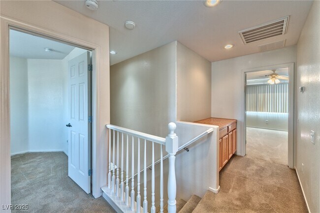 Building Photo - 733 Jacobs Ladder Pl