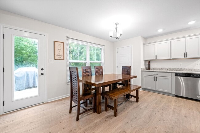 Building Photo - Beautiful Home in Woodland Hills