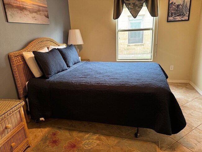 Building Photo - 5 Augusta Ct