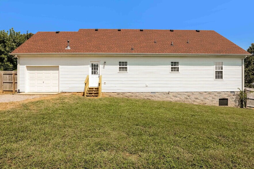 Building Photo - 1106 Gardendale Dr