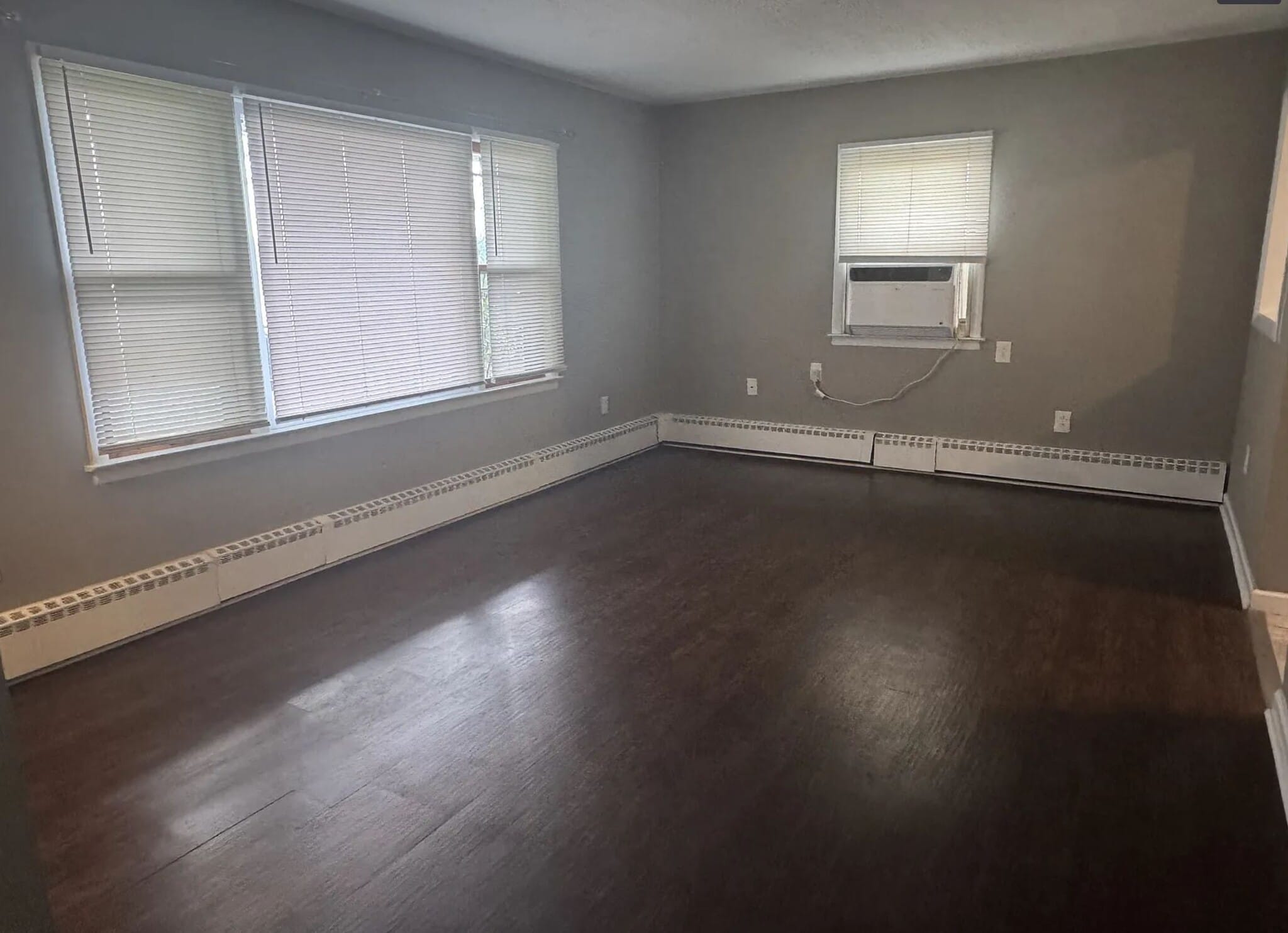 Building Photo - 374 N Levasseur Ave