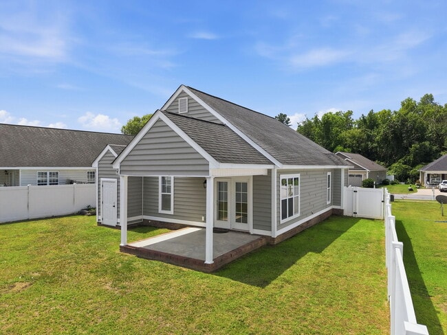 Building Photo - 2517 Sawgrass Dr