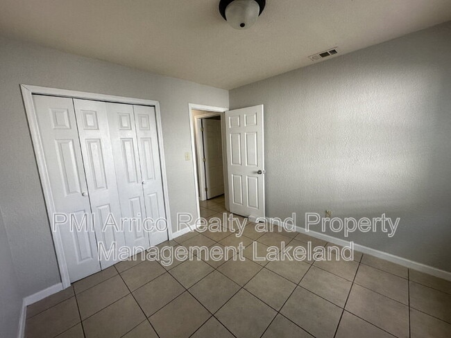 Building Photo - 403 Normandy St
