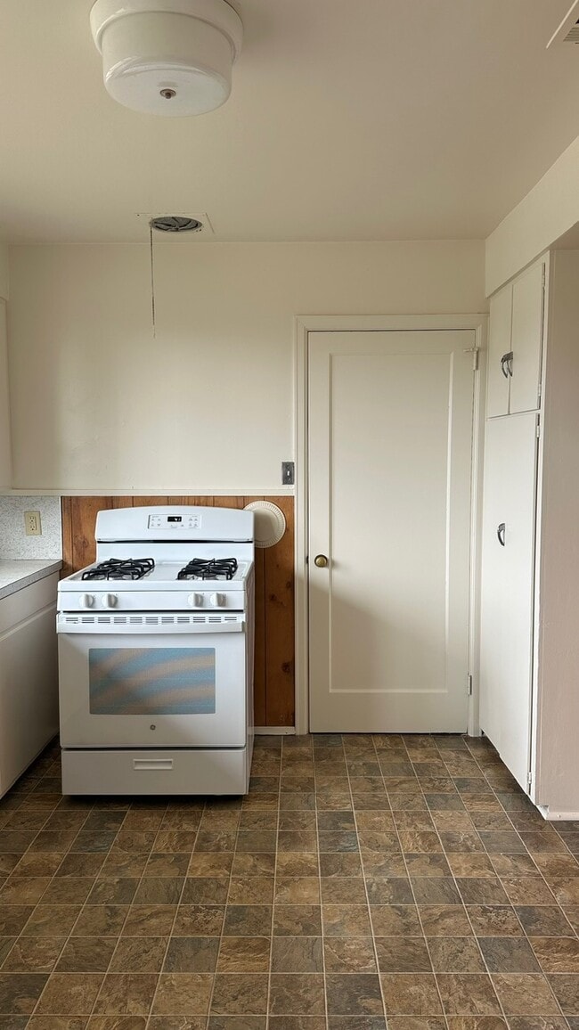 Building Photo - 3511 Albee St