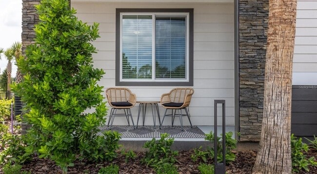 Building Photo - 5000 Collina Ter