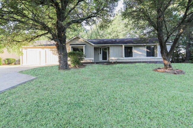 Building Photo - 3069 Caliente Ln