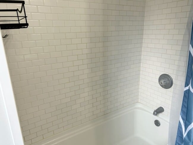 Building Photo - Spacious 2-Bed, 1.5-Bath Home in Indianapolis! Dual walk-in closets in both bedrooms!