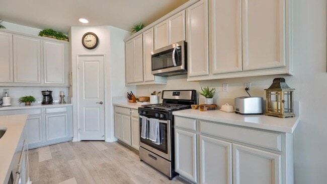 Building Photo - Beautiful Single-Story Home in the Prestig...