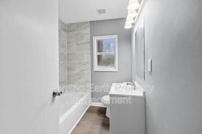 Building Photo - 7216 Paris Ave