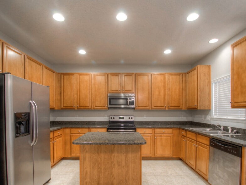 Building Photo - 2852 Spoonbill Trail