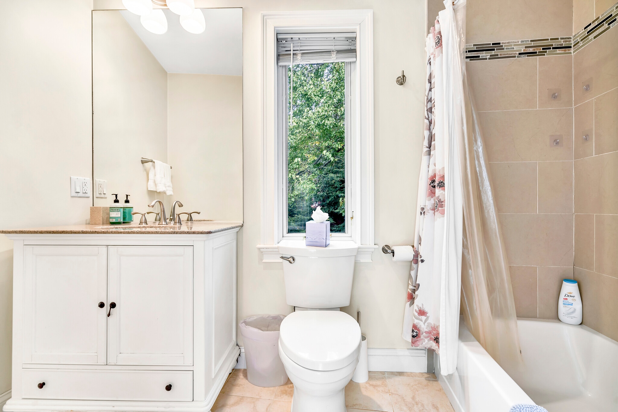 Building Photo - 14 Bradbury St