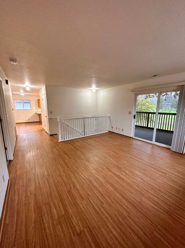 Building Photo - 1877 Fairway Dr