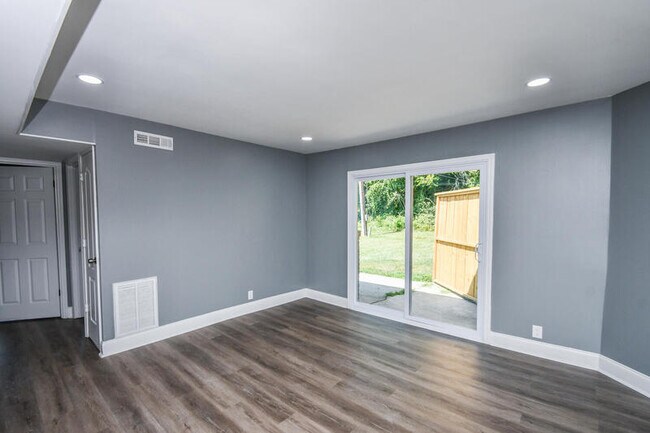 Building Photo - 1512 Waverly Way