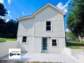 Building Photo - Newly Renovated Studio Apt. - Creedmoor