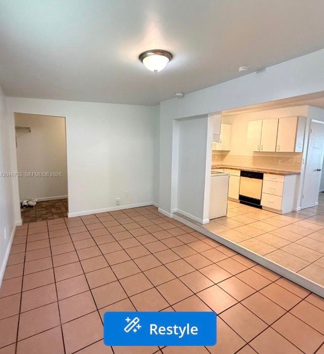 Building Photo - 12096 Dolphin Dr