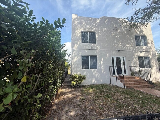 Building Photo - 1853 SW 17th St