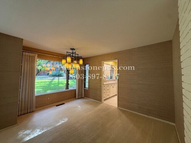 Building Photo - 13540 SW Hyland Park Ct