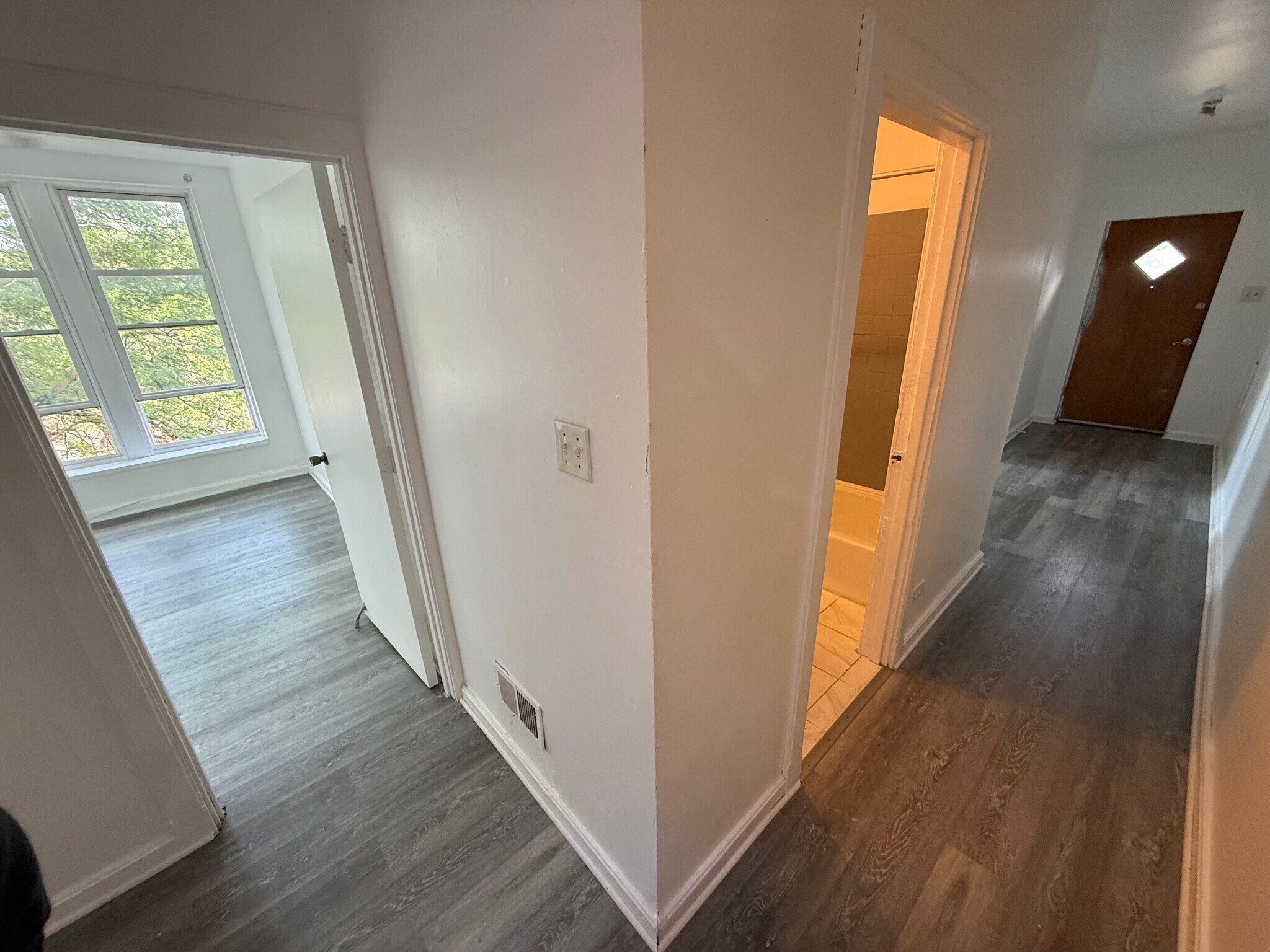 Middle Hallway - 901 W 19th St